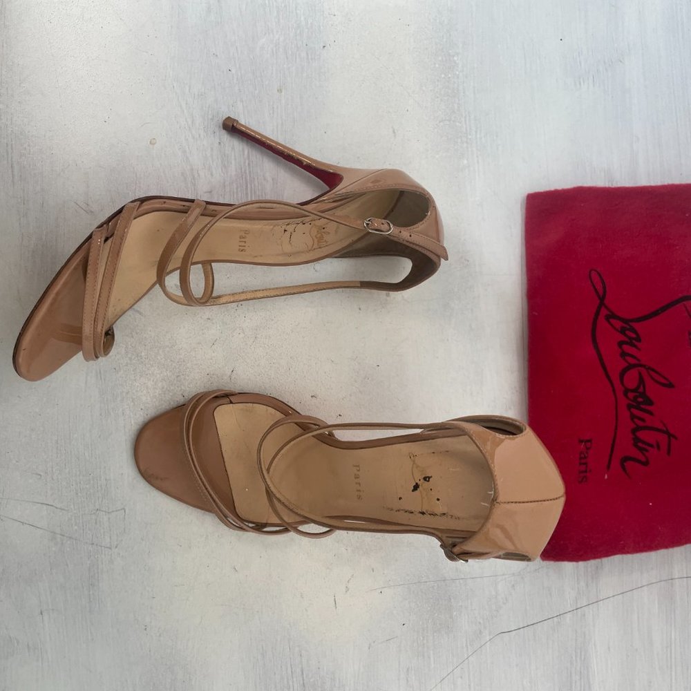 Christian Louboutin Gwynitta Sandals Nude Patent Leather Strappy Heels Size 39 - Picture 3 of 14